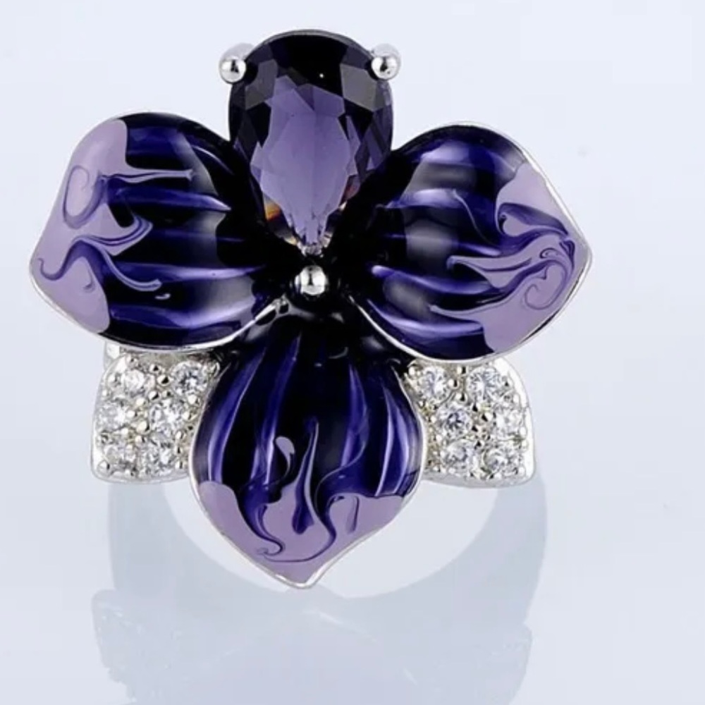 Elegant Flower Amethyst Statement Ring - Picture 2 of 6
